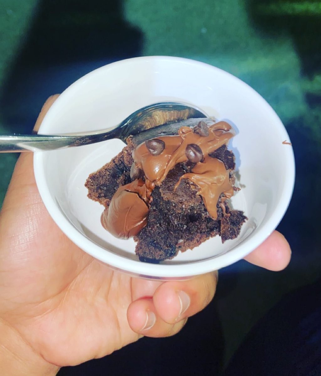 Made this chocolate cake yesterday🤤🤤🤤

#foodblogger #foodphotography #chocolatecake #homemade #lovetobake #nutella #egglessbaking
