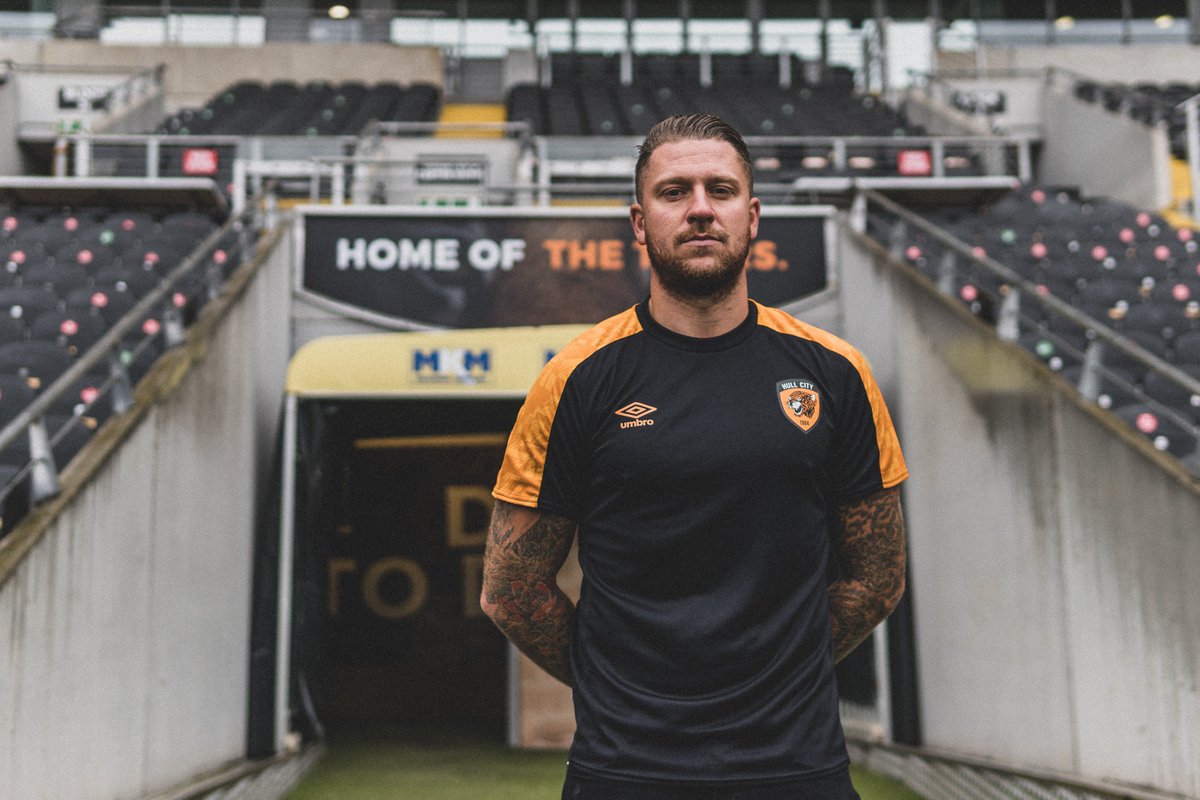 4⃣ through the 🚪

#hcafc | #theTigers