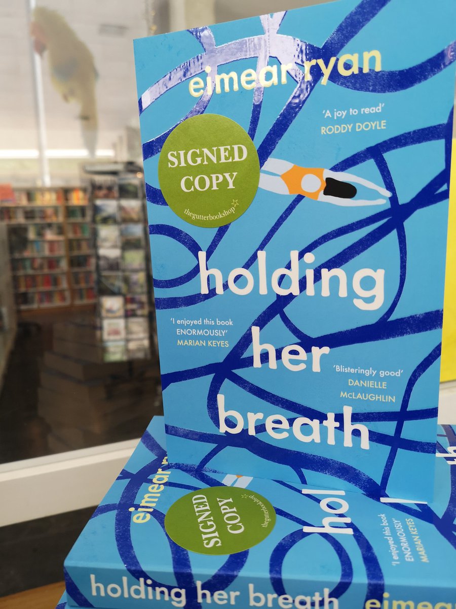 StarostaMarta's tweet photo. I might have exclaimed with joy upon @eimear_ryan's visit.
Loved the book!
#GutterVisits #SignedCopiesInstore https://t.co/ZgjqTXAmfQ
