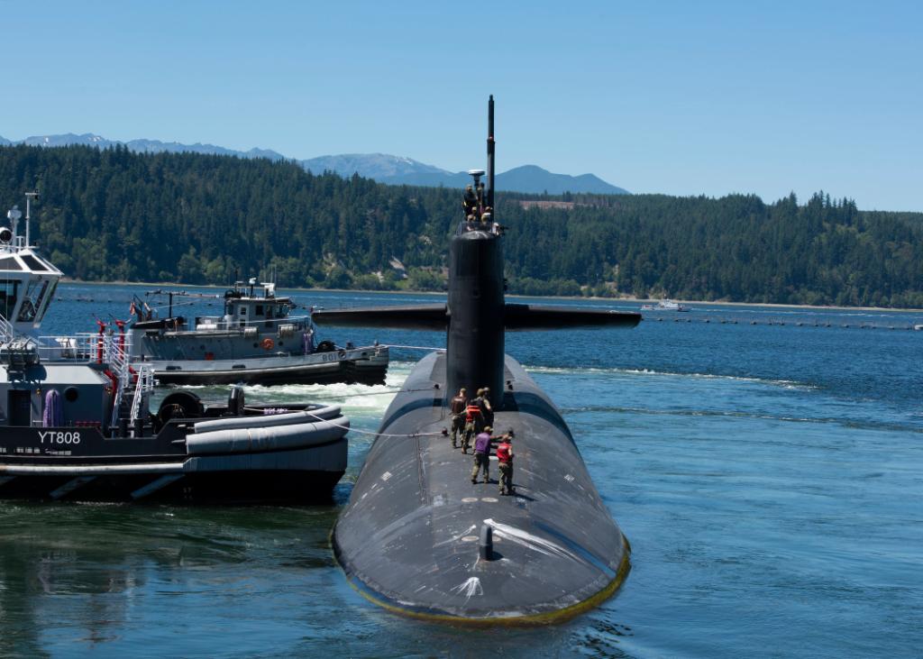 Ready for patrol! 🌊 🌊 

#USSMaine (SSBN 741) departs @KitsapNavy for a strategic deterrent patrol, June 25th, one of eight ballistic-missile #submarines at the base, providing the most survivable leg of the strategic deterrence triad for the 🇺🇸. #AdvantageAtSea #NavyReadiness