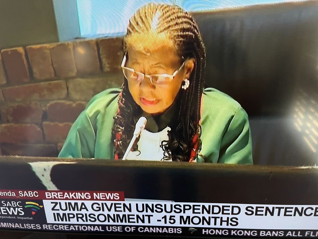 BennettBailey61's tweet photo. Justice Kampepe delivering that stern warning that we should all accept equality before the law. https://t.co/2akPI4Kros