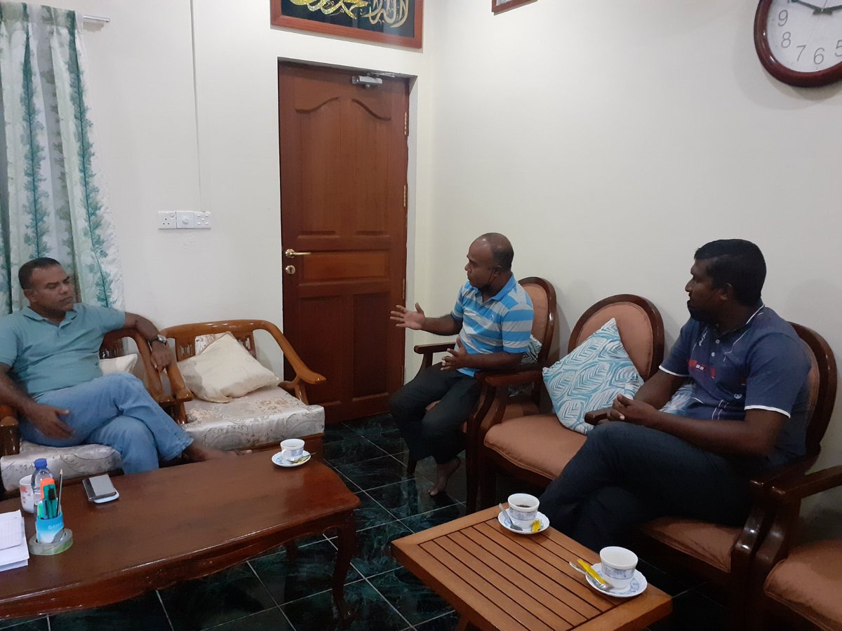 Rowmaldives's tweet photo. Community contribution is an important part of the development of Rowing in Maldives. Usthaz @Ahmadh_Hamza President of ADC is a key businessman  in Maldives..
@DrFarahFaizal @Mausoom_Maus @guinbatten https://t.co/ON25wyAQxK