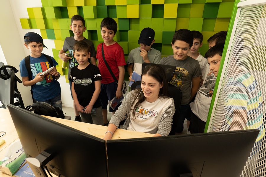 renderforestcom's tweet photo. Codzilla is taking care of kids' longings to become programmers: their acceptance starts from 5 years old, and #RenderforestTeam was happy to meet them in our office! π»
#coding #programming #office #teamwork https://t.co/knGXbbYASk