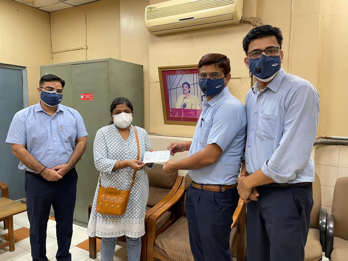 atcguildindia's tweet photo. ATC Guild India extends financial support to the family members of our colleagues, who left for heavenly abode during this pandemic. Today a cheque of ₹ 10 lacs was handed over to w/o late Shri Abhishek Chandra who left us due to COVID. 
@AAI_Official
@MoCA_GoI
@icao
@ifatca https://t.co/IT9mzljlKZ