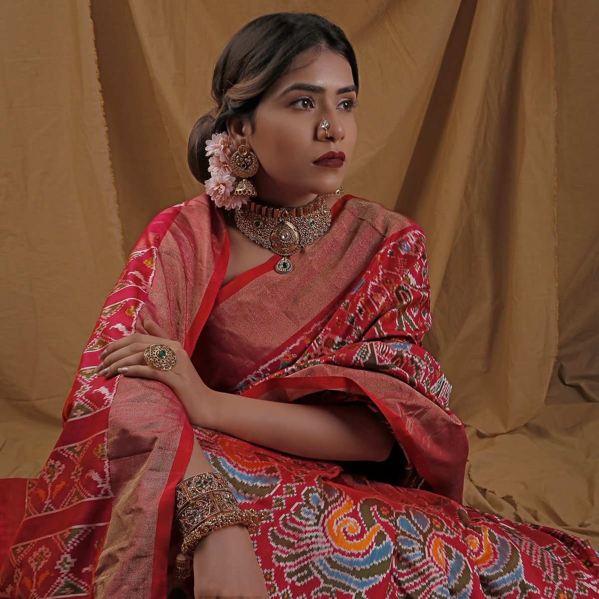 amrutsurat's tweet photo. If one could talk of a legend in weaves, Patola silks would be the very epitome of it.
https://t.co/gt9WUG8i4e 
https://t.co/Qv98XvUQSh
#AmrutTheFashionIcon #OneStopShop #patola #patolasarees #saree #Bridesmaids #bridetobe #wedding https://t.co/bUrigpAAJH
