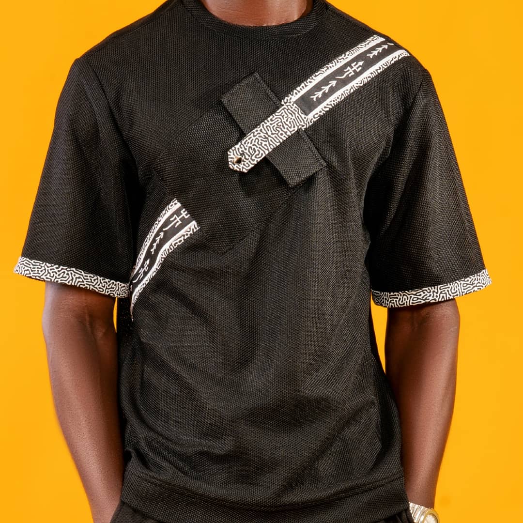 camstyle_221's tweet photo. Nouvelle collection 
Ensemble Wakanda concu avec tes matières douce et confortable ( tissu perforé + cotton doux)
Made in Sénégal 🇸🇳🦎
.
Disponible en édition limitée 
Rt et Fav 🙏🏾
#kebetu #Senegal #madeindakar https://t.co/HxUlIvm8Iv