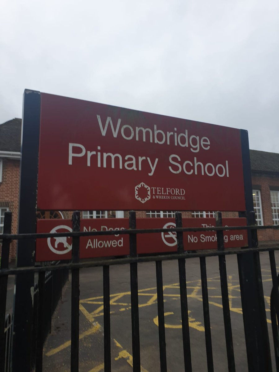 TelfordWrekin's tweet photo. @OakengatesTC Community Action Team (CAT) have had the NEOs carrying out a school patrol at @wombridgeschool. A busy and safe patrol with parents parking off all the restrictions. #telfcat #telfneo #telfenforce https://t.co/NmNyvb0pxx