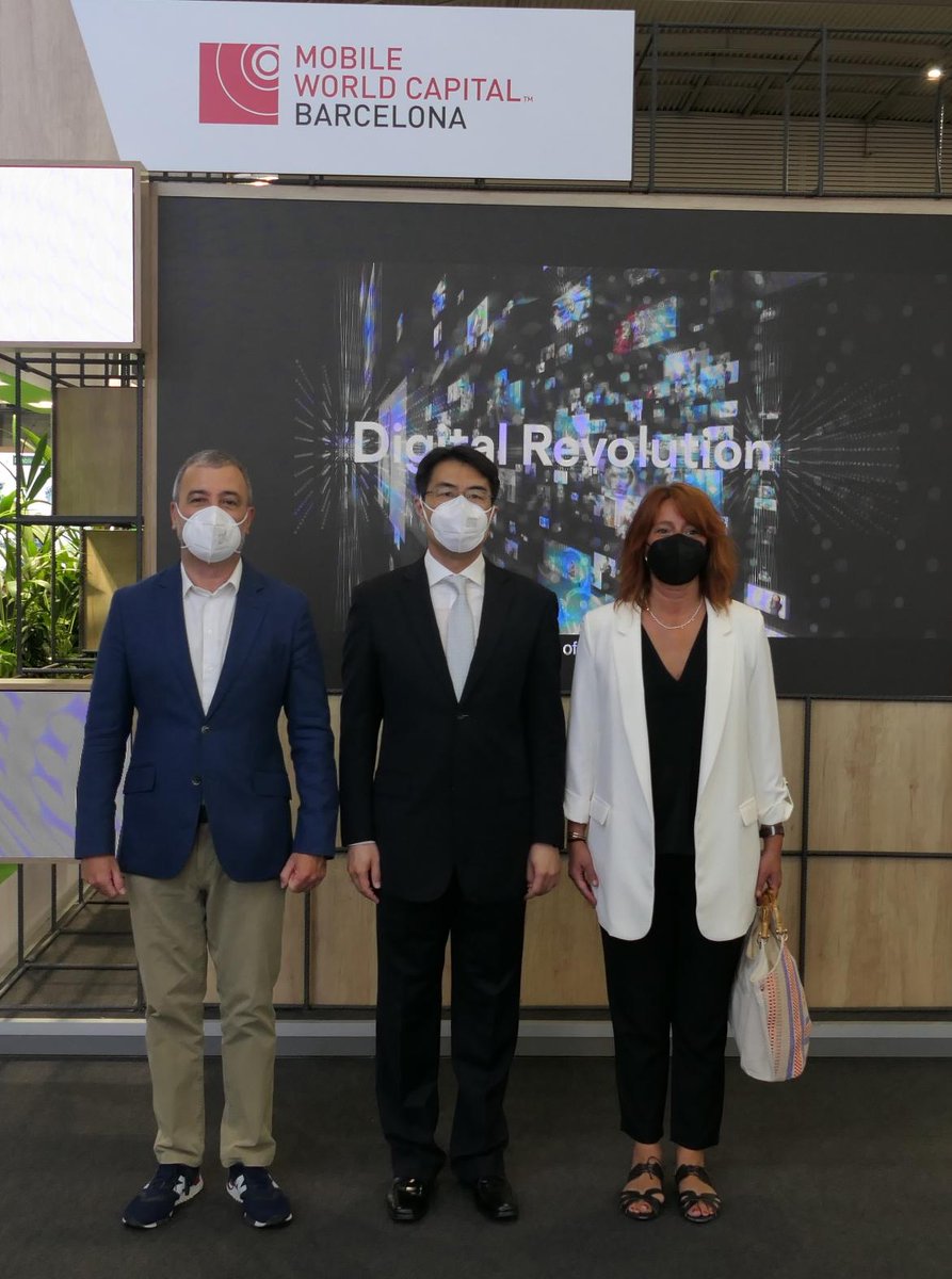 jaumecollboni's tweet image. Damos la bienvenida a nuestra ciudad a Zhu Jingyang, nuevo cónsul general de la República Popular China

🌎🤝 #Barcelona y #China tienen una relación estratégica muy importante, y su activa participación en el #MWC2021 es una buena muestra de ello