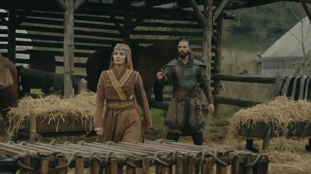 sizce ben beyim kendi hatununa kuma getireceğini söylediği için kendi karımdan trip yemiş miyimdir