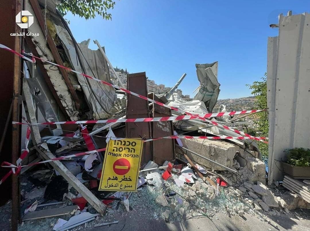 RimaElian's tweet photo. Occupation forces demolished a shop in Al-Bustan neighborhood in #Silwan.
#SaveSilwan https://t.co/dtMsK3Pbml
