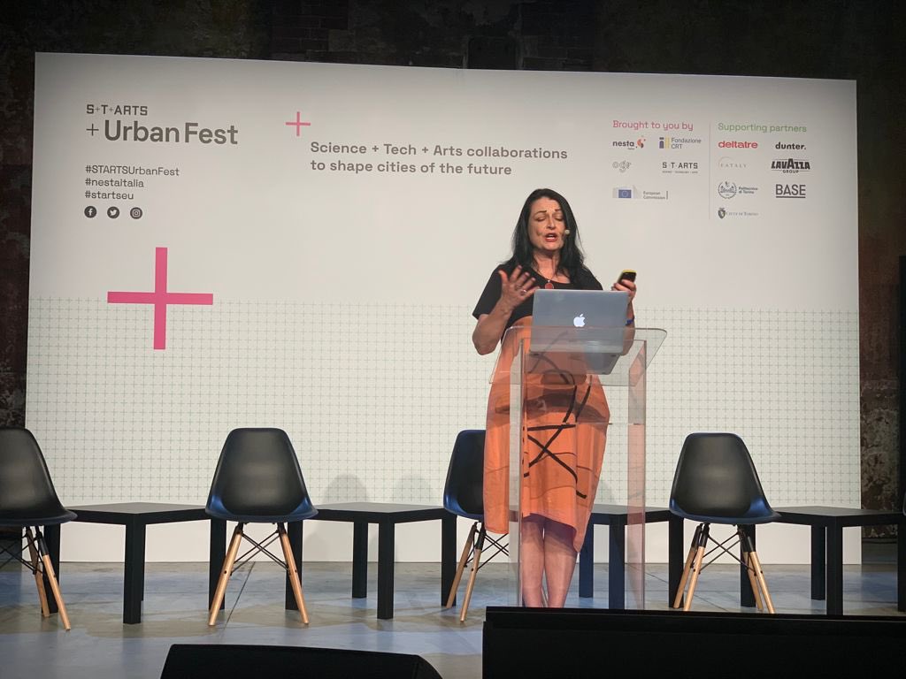 From @OgrTorino <a href="/GBoddington/">Ghislaine Boddington</a> on virtual physical blending in future  hybrid worlds #STARTSUrbanFest <a href="/STARTSEU/">STARTS</a> <a href="/ArsElectronica/">Ars Electronica</a>