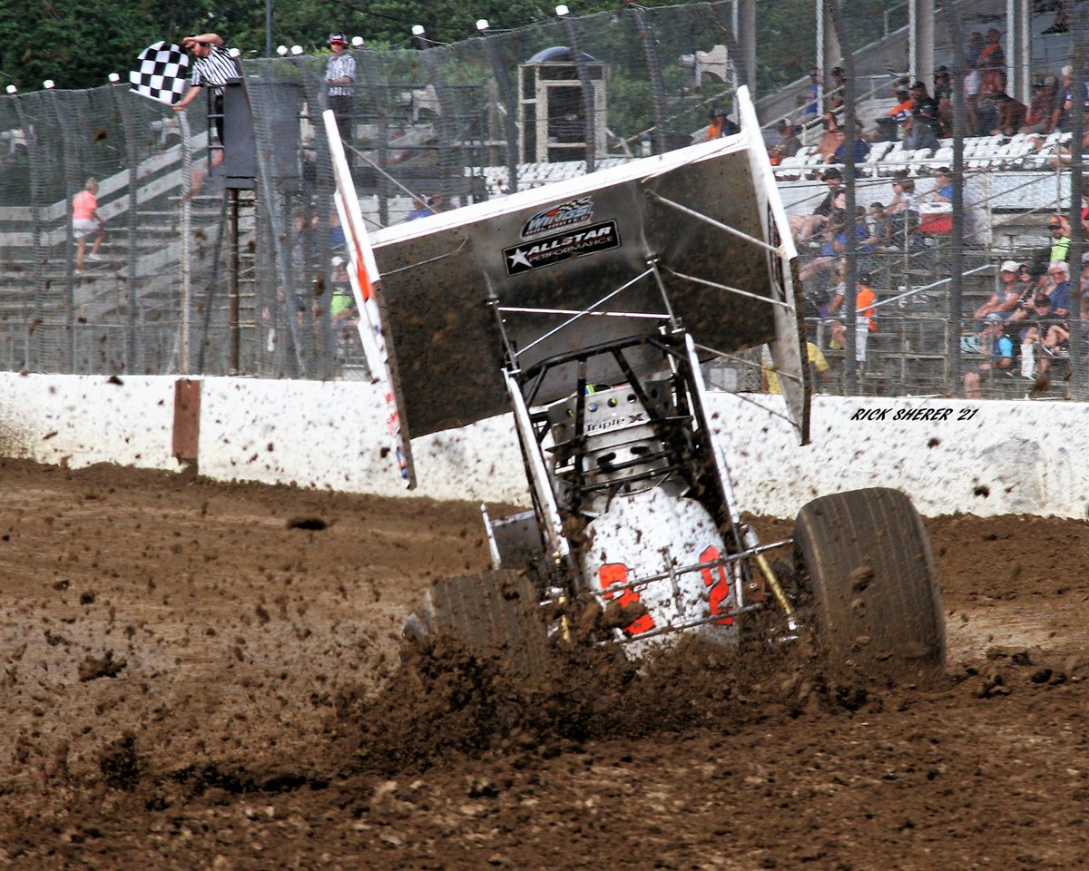 Photos of #AFCS 410s in action last Saturday at <a href="/FremontSpeedway/">Fremont Speedway</a>! 

📸: Rick Sherer