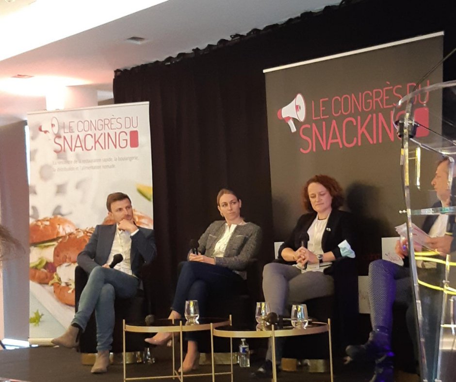 Tout à l'heure lors du #cdsnacking : bravo à notre client <a href="/bigmammagroup/">Big Mamma</a> pour la création de #Napoligang et votre guerre contre la #pizza junk food #livraison #foodtech