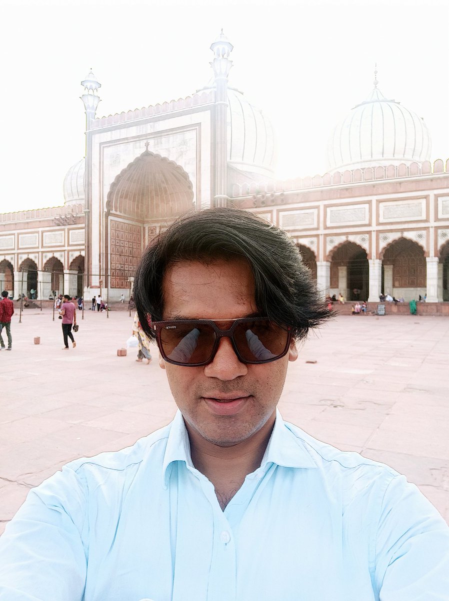 zoo_bear's tweet photo. 👋👋 #JamaMasjid https://t.co/D2cLmmRhfl