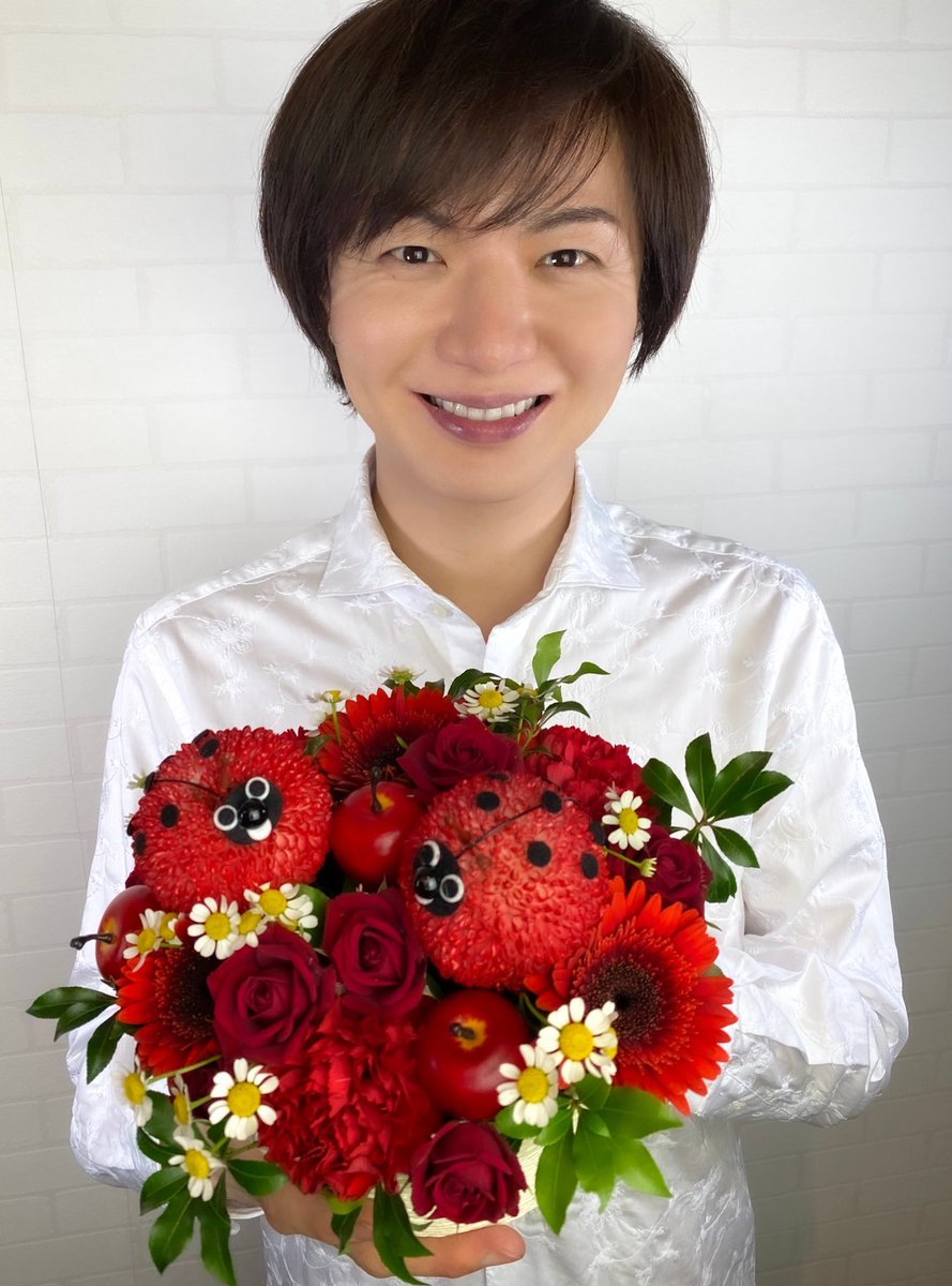 薔薇 ひろりんさん 宏君 綺麗なお花を届けて暮れましたね バラ カーネーションの花束 本当に綺麗でバラ カーネーションの花束っていいなって思い増した 花言葉が凄いいいですね 燃える神秘の愛 なんか凄い花言葉ですね 本当に大人な感じが 薔薇 ひろりんさん 宏君 綺麗なお花を届けて暮れましたね バラ カーネーションの花束 本当に綺麗でバラ カーネーションの花束っていいなって思い増した 花言葉が凄いいいですね 燃える神秘の愛 なんか凄い花言葉ですね 本当に大人な感じが