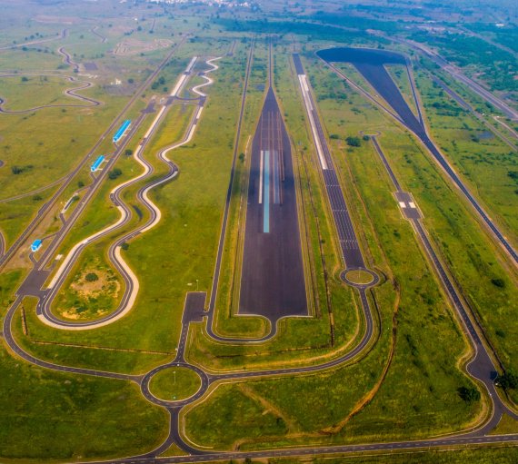 projects_today's tweet photo. Asiaโs longest high-speed #track for #automobiles inaugurated in India
Read More: https://t.co/9a5bvY6uz5
@projects_today @PrakashJavdekar @narendramodi #news #NATRAX @Natrax_IND #Indore @CMMadhyaPradesh #TestTracks #vehicles https://t.co/nYgGnTNyXZ