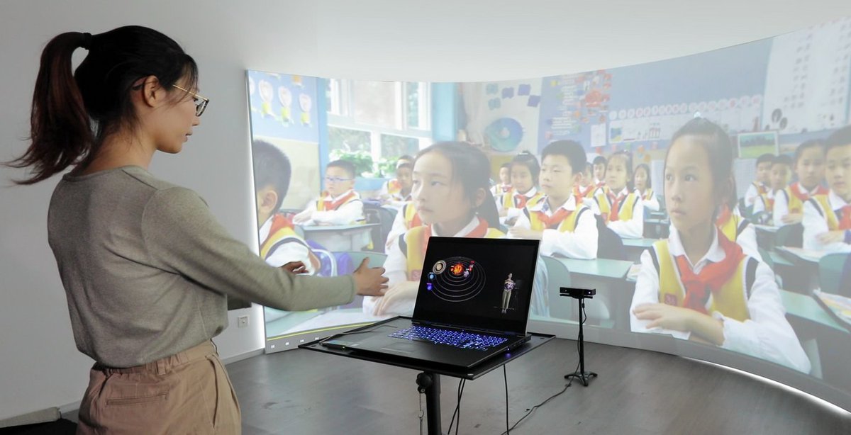 photodb's tweet image. Lenovo Future Classroom focuses on the future teaching trends and builds an interactive intelligent learning space with technologies including AR/VR, AI, Edge Computing, 5G to provide the immersive and holographic experience in teaching. #LenovoIN #LenovoMWC #MWC2021