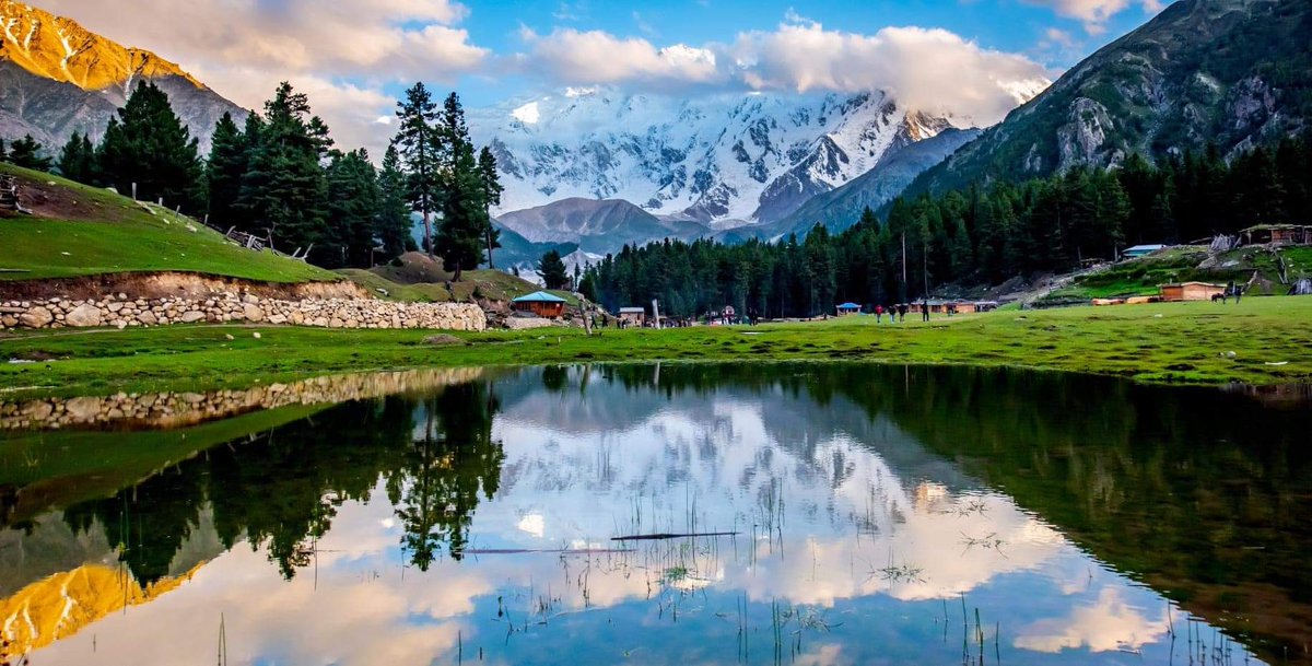 shaz_Insafiyan's tweet photo. Nanga Parbat view from Fairy meadows!
#MagicalPakistan π΅π° https://t.co/pTKQRpfOtY