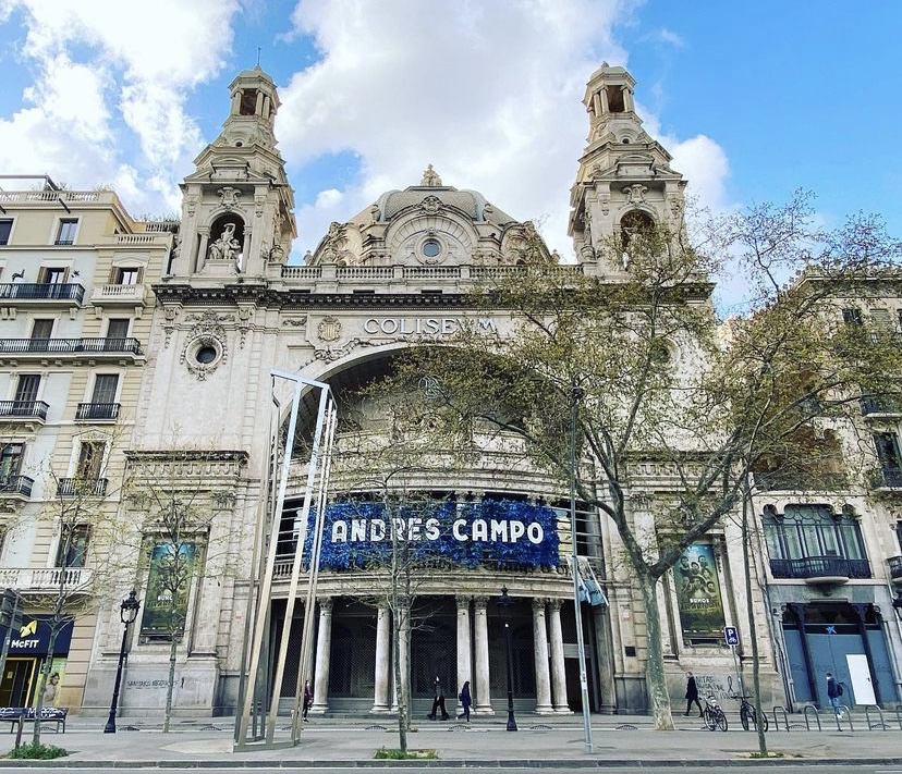 📍Teatre Coliseum
--
Es un teatro destinado en origen a la proyección de películas cinematográficas de Barcelona.
--
It is a theater originally intended for the screening of cinematographic films in Barcelona.
--
#infocitybcn #barcelona #culture
--
 📸 <a href="/andrescampo/">Andres Campo</a>