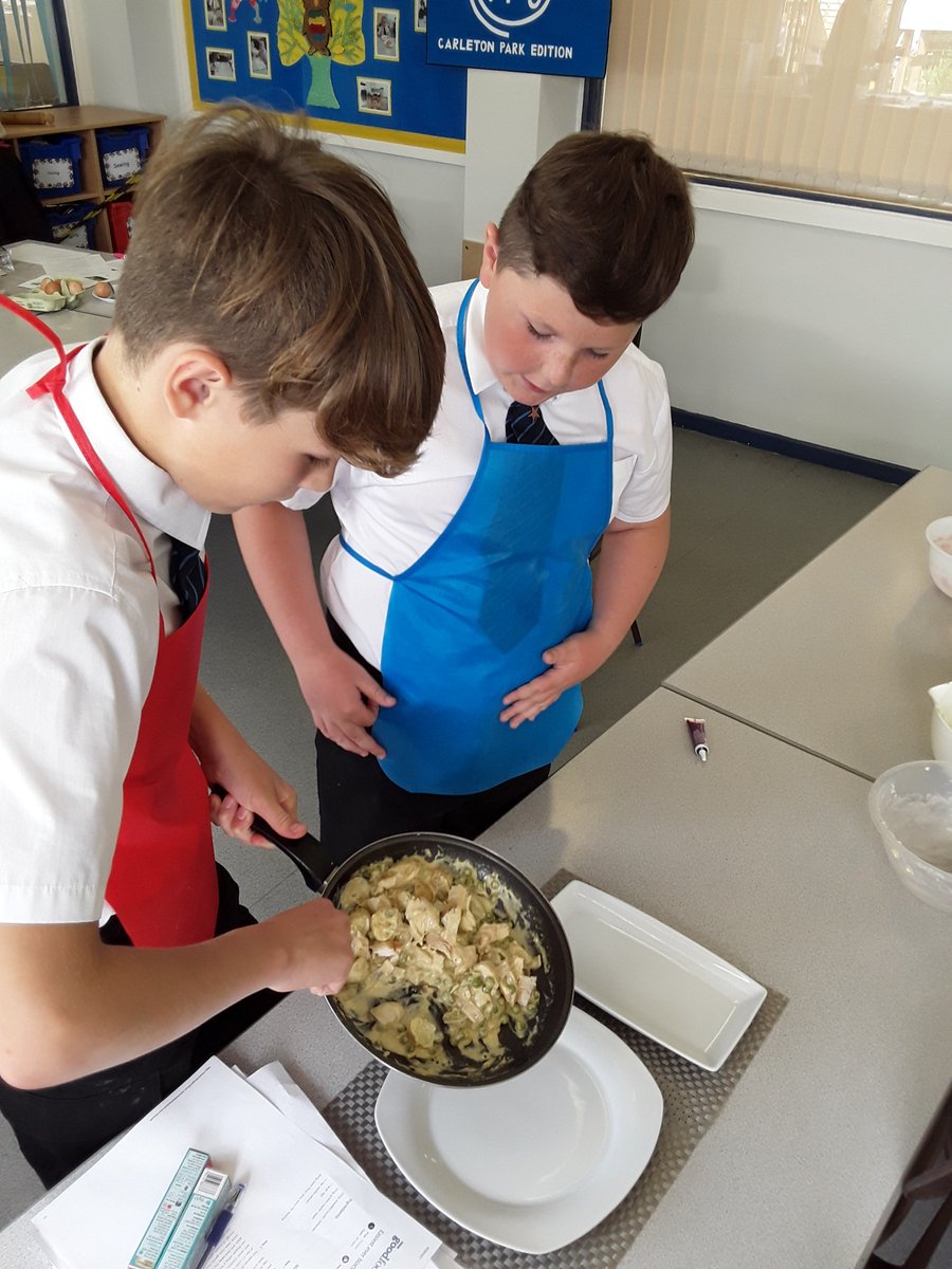 carletonparksch's tweet photo. We have the best chefs! Look at the progress and attention to detail! #culinaryfeast @ClassroomK ๐คฉ https://t.co/XgAB1OLbVY