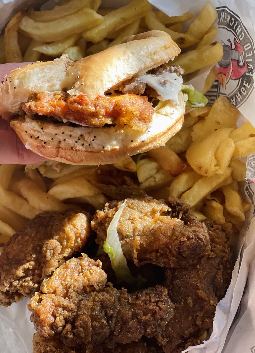SO CLOSE YOU CAN ALMOST TASTE IT (quarter-finals, our chicken + sadly not the weekend). Get ya hands on this absolute BANGER of a burger on <a href="/Deliveroo/">Deliveroo</a> 🔥🔥 #ItsComingHome #EUROS2020 #EnglandvGermany