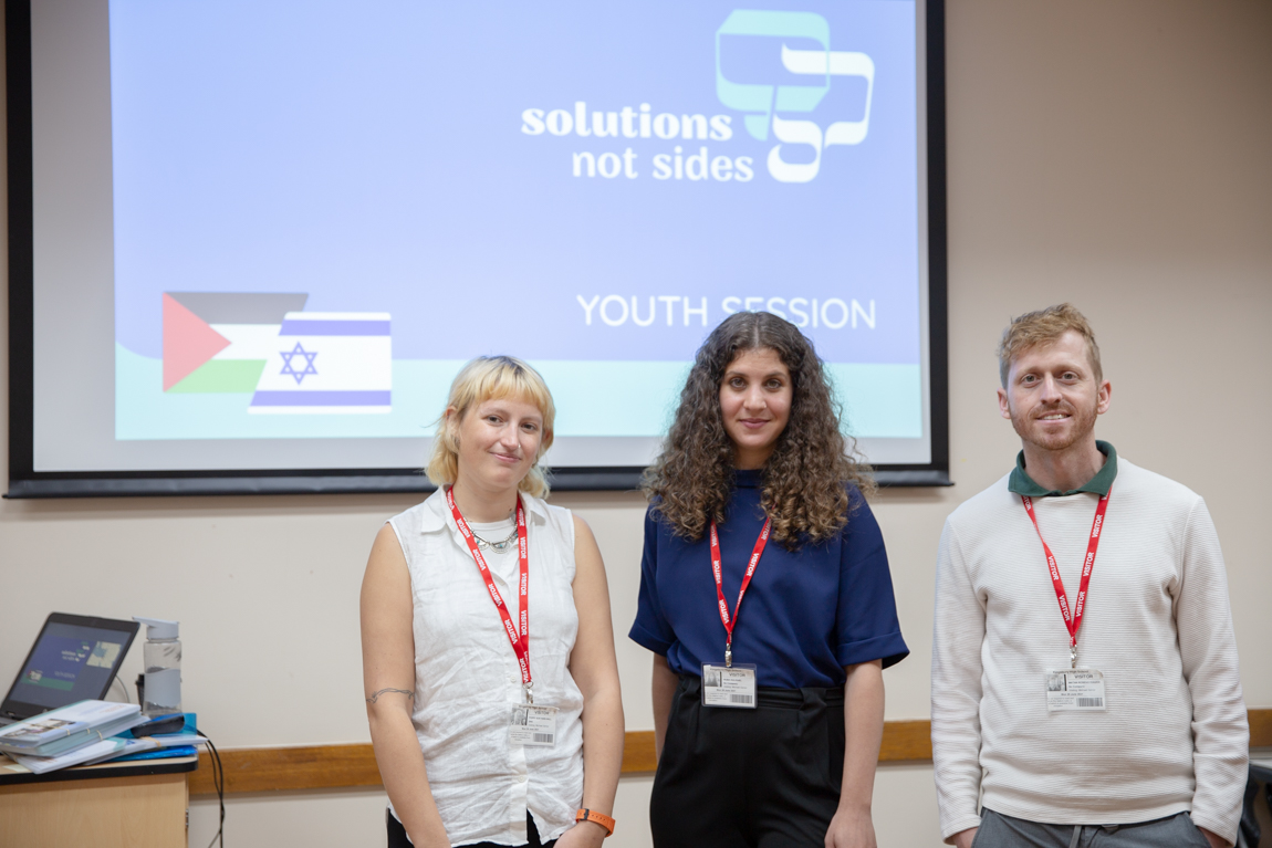 KHS embarked on a series of lessons for students by working with the Charity 'Solutions Not Sides' which Brent Local Authority is now working with to support schools to address the teaching of the Palestine and Israeli conflict. Thank you <a href="/ItmakesSNS/">🟣SolutionsNotSides</a> for this great first session.