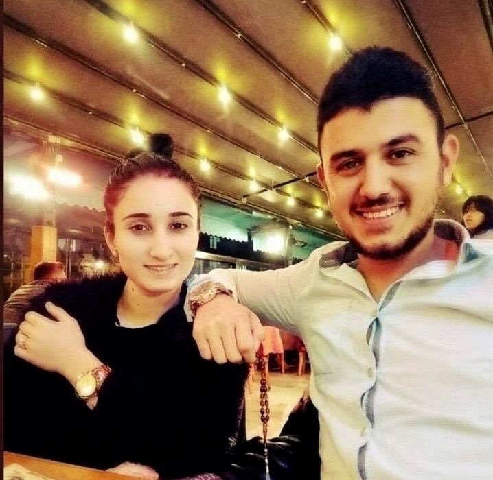 Merve Akman ve Rahmi Akman.
İsimleri ve yüzleri sansürlenmeden her mecrada paylaşılmalı bu şerefsizlerin ki insan içine çıkamasınlar.
Hiç bir zaman rt istemedim, ama rt yaparak ama kendi hesabınızdan paylaşamanızı rica ediyorum. 
#Elmalı #elmalıdavası