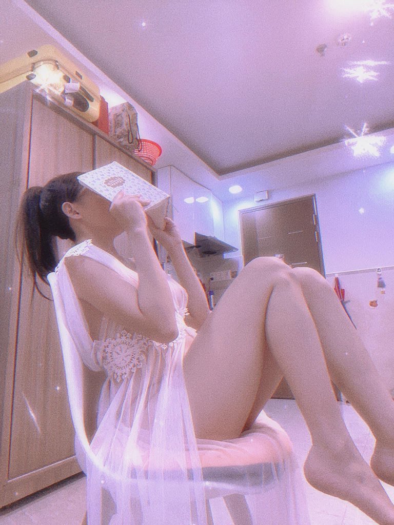 Muốn sang thì bắc cầu kiều muốn ....thì về bên em