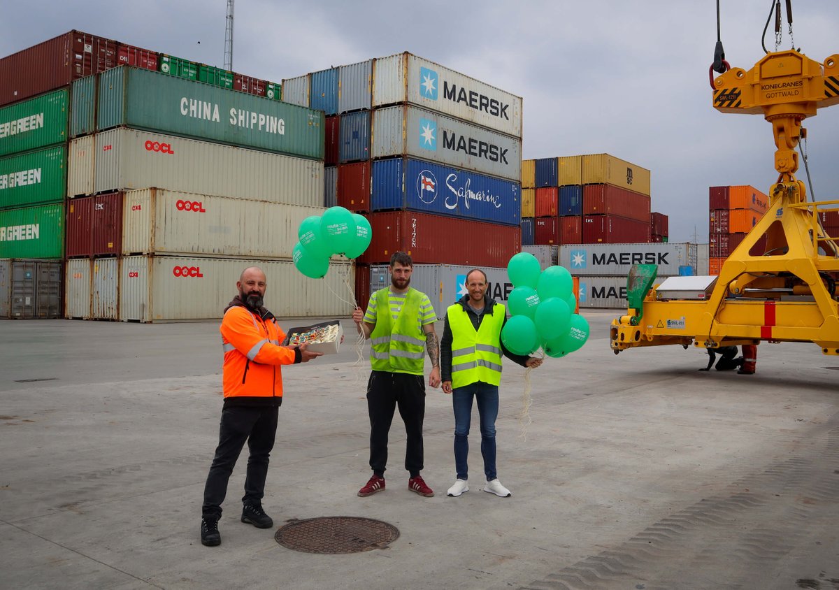 routescanner's tweet photo. We are proud to announce that the Gosselin Group is the 100th onboarded operator to share its schedules within the #Routescanner platform! 🎈🍾 🌍

Read the article here: https://t.co/SSyiCVRDPk https://t.co/mgvE9B3Eba