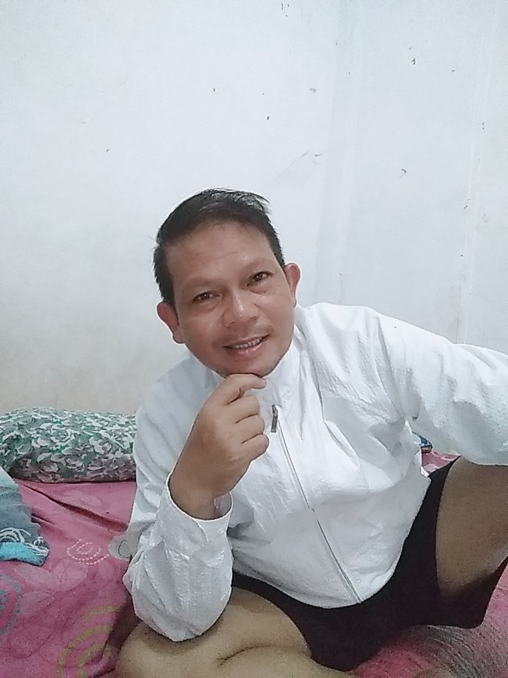 MuminEntong's tweet photo. Bete didalam kamar ,karena tukang pijitnya ga datang,padahal badan lagi pada sakit' loh https://t.co/8enUkBFDwr