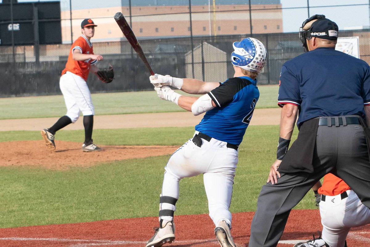 CoachTG2's tweet photo. Congratulations to Nick Demarco on being named the Gatorade Player of the Year for Illinois. Nick had a remarkable career while @SCNbaseball highlighted by this prestigious award. So well deserved. Again truly honored to have had the wonderful opportunity to coach Nick. HD 4 evr. https://t.co/mMxty1SMUa