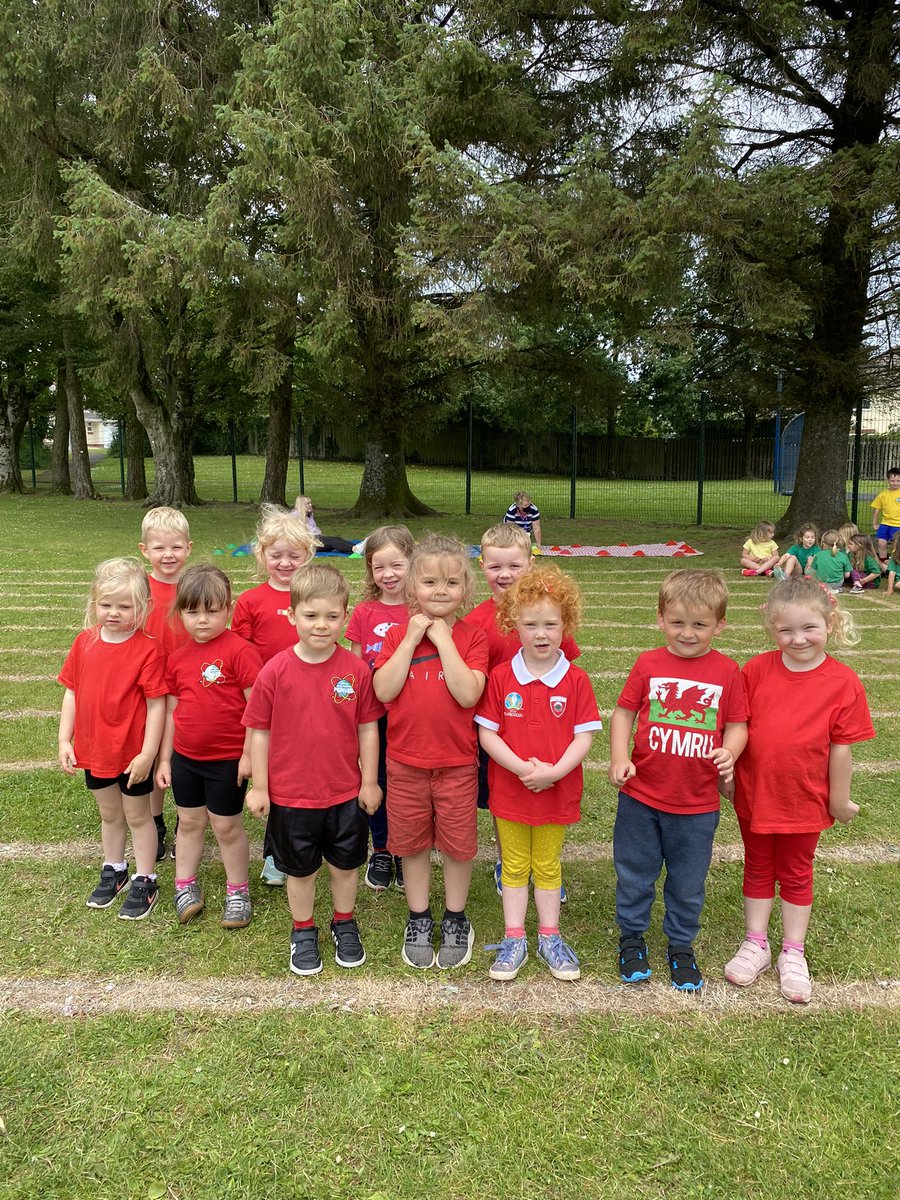 YsgolPeniel's tweet photo. Da iawn i griw arbennig Hengil! Mabolgampau penigamp! Fideo i ddod yn hwyrach #gwili #cothi #tywi #llwyddogydangilydd https://t.co/LIKDkebMWi