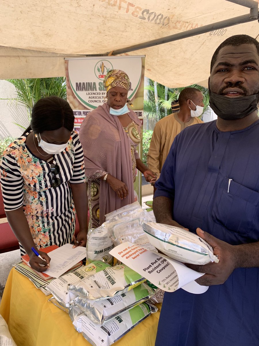 First sales of PBR Cowpea in Kano,Nigeria, at the commercial launch today!  Bravo ⁦<a href="/aatfafrica/">AATF Africa</a>⁩ ⁦<a href="/CSIRO/">CSIRO</a>⁩ ⁦<a href="/DanforthCenter/">Danforth Center</a>⁩
