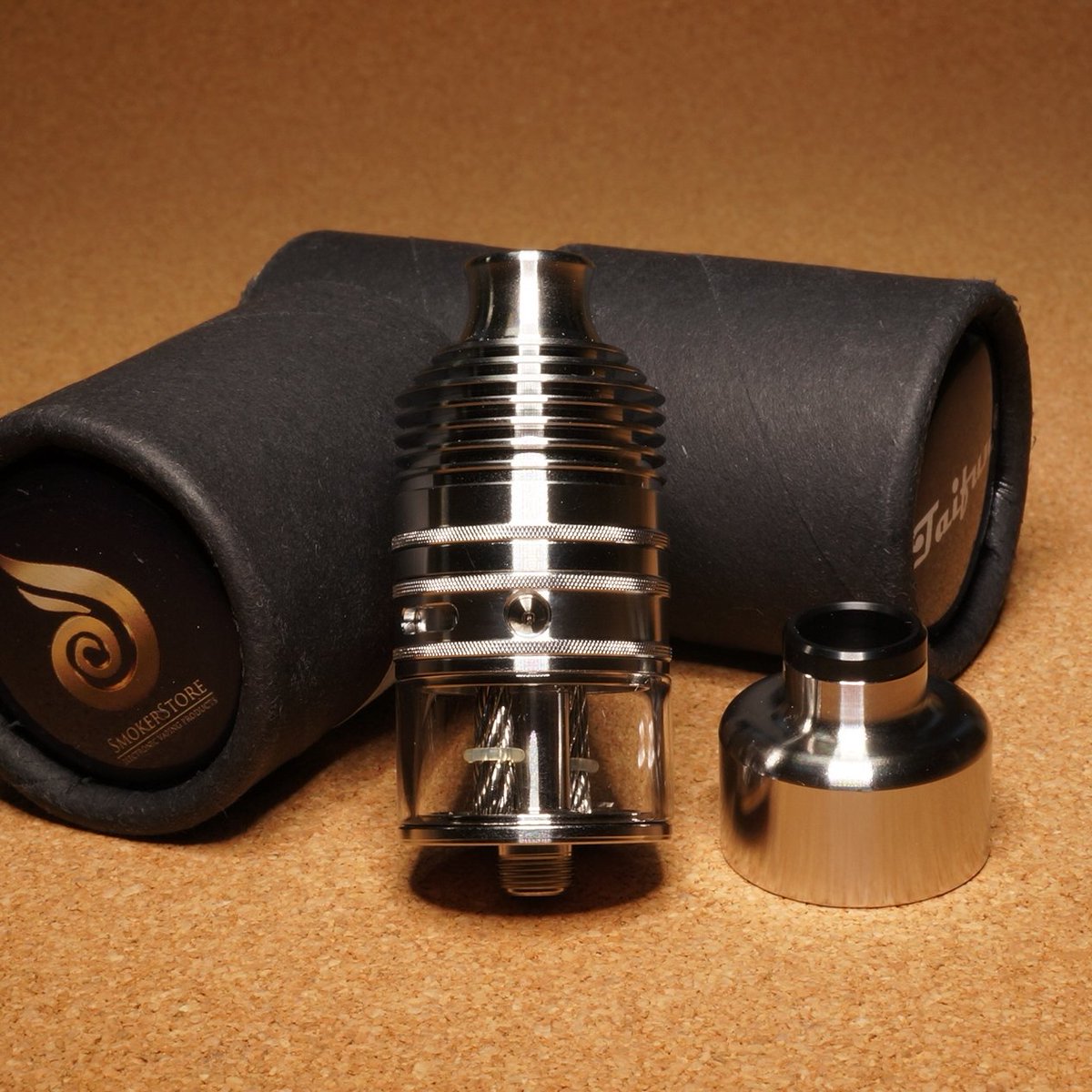 VAlphaline's tweet image. SmokerStore｜Taifun GX RDTA 入荷！国内入手困難の大人気アイテム。使用感さえも気になる事なくコンデションは極上！更にオプション Taifun GX - Slam Cap も付属しますので、是非お見逃し無く！😍😍😍 DM大歓迎 #SmokerStore #Taifun #GX #RDTA #HighEnd #Vape #vape好きな人と繋がりたい #vape放出