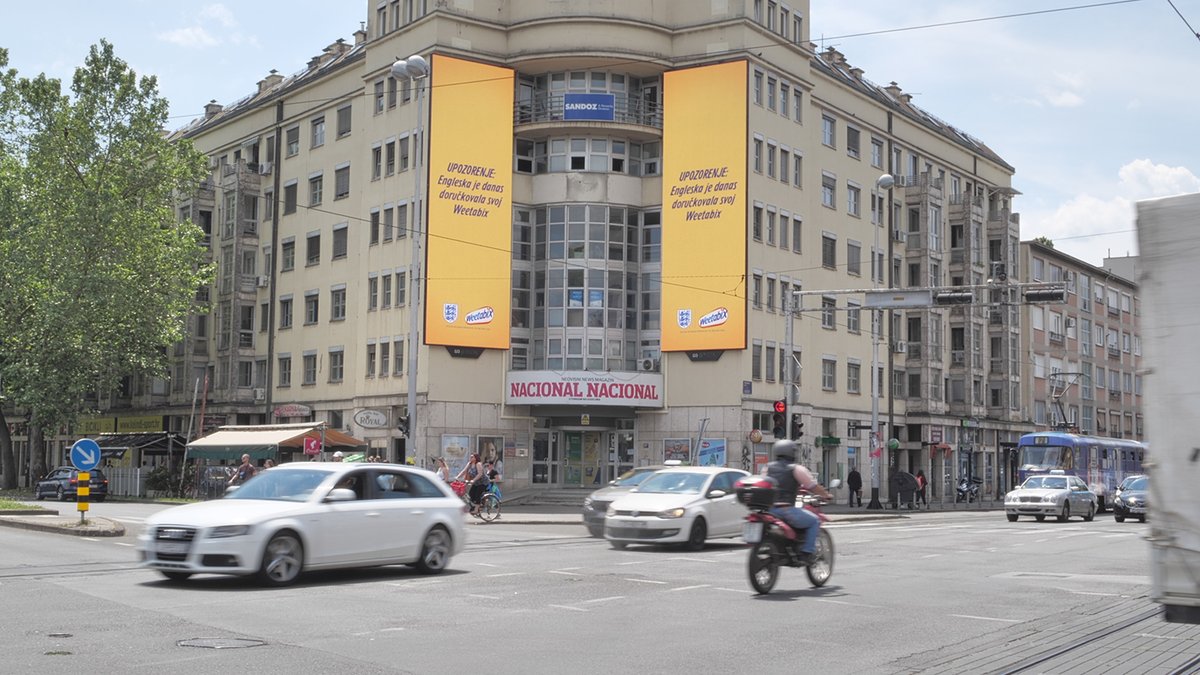 dentsu OOH tweet media