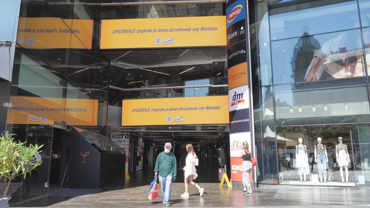 dentsu OOH tweet media