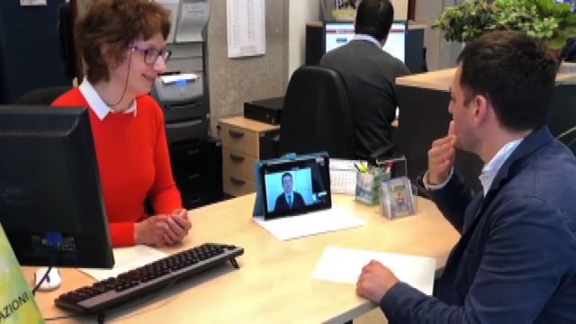 VEASYT Live è un interprete online in Lingua italiana dei segni dlvr.it/S2hl0K