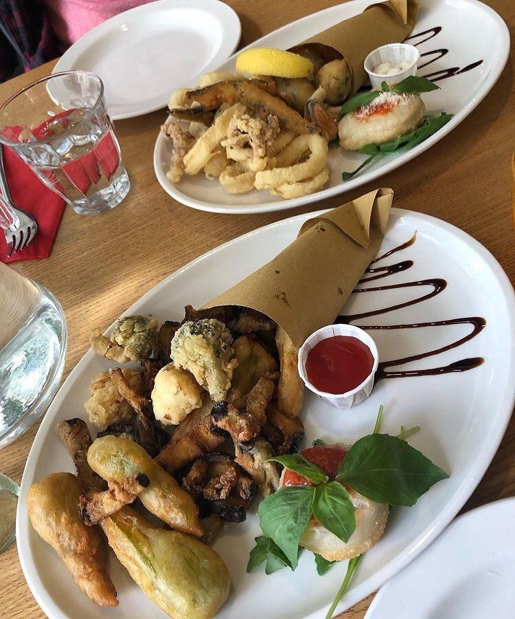 noiquattrouk's tweet photo. #Cuoppo di #terra 🍆🥒 
Or Cuoppo di #scoglio 🐟🦑 ?
🤔 https://t.co/HMe9DWM6pY