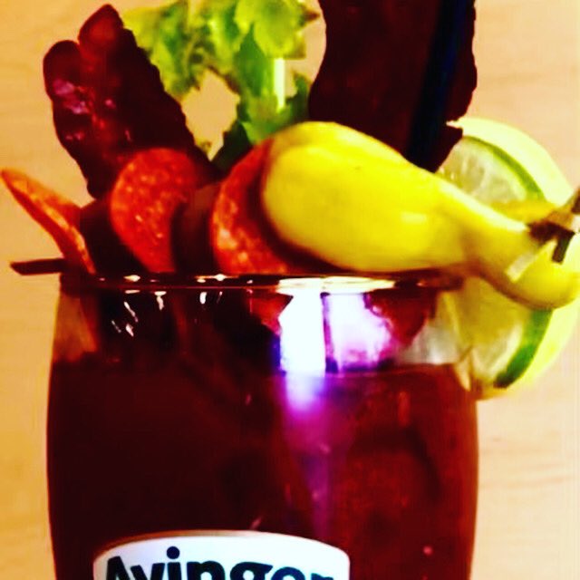 AngelaPenny1982's tweet photo. #burgers2beer 

Start your morning off with our B2B Bloody Mary! Garnished with a celery stalk, crispy bacon, pepperoni, green olives, peperoncini, lemon &amp; lime wheel. Sure to satisfy your brunch craving! 😍😋

#BLOODYMARY #bloodymarytime #highlandheights #solonohio #concord https://t.co/vsv2mBfrni