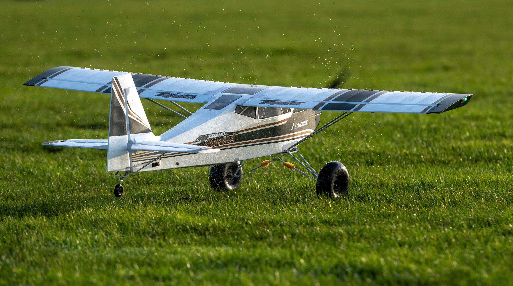 HobbyKing on Twitter ""It flies well and easily, the gears help a lot