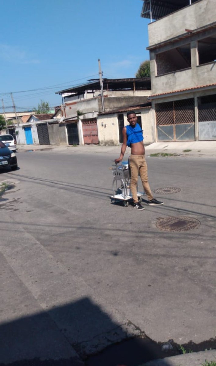 Trabalhávamos debaixo de sol e chuva, o pouco que ele ganhava era para ajudar a <a href="/Marcellaleitel/">Marcella Leite</a> com as despesas da casa, que na época estava desempregada, meu amigo sempre foi trabalhador
#Lucasnaoebandido
#JusticaPorLucasdeBangu