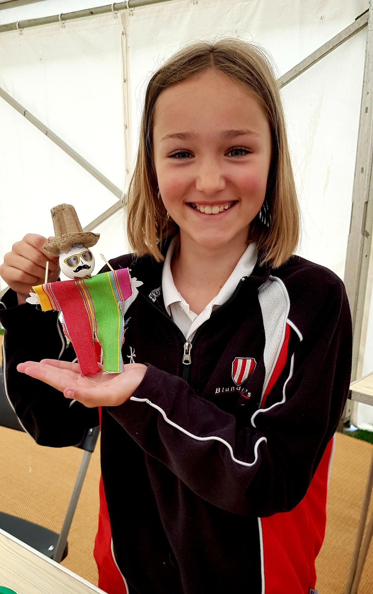BlundellsSchool's tweet photo. Year 7 have had a busy morning getting creative making puppets to star in their own movies!
#drama
#movies
#activtiesatblundells
#summertermfun
#year7 https://t.co/yKQ9c9gu75