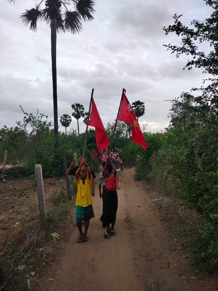 Ric12535's tweet photo. Sences of evening protest against Coup Regime at a  village in #YinMarPin Tsp on June29.

#DreadfulCovidAmidMilitaryCoup 
#June29Coup 
#WhatsHappeningInMyanmar https://t.co/tL6J86twD3