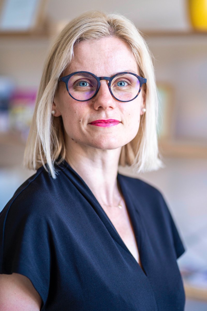 TUESILV's tweet image. "Nav tikai balts un melns, nav tikai ierobežojumi un ierobežojumu atcelšana. Pa vidu iet dzīve." Jauniešu mentore Inga Laugale #TUESILV #NVOCovid2021 tuesi.lv/pa-vidu-iet-dz…