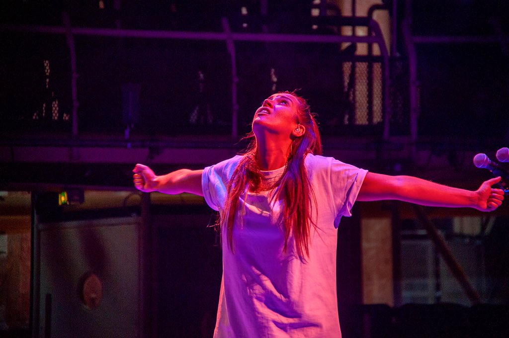 bloodyelle_'s tweet photo. It’s only bloody PRESS NIGHT✨
.
Let’s ave it shall we?
.
#bloodyelle #pressnight #firsttimeinalongtime #letshaveit #theatre #manchester #press #manchester @rxtheatre @RebelProds @laurynredding https://t.co/Djr1QcYW8I