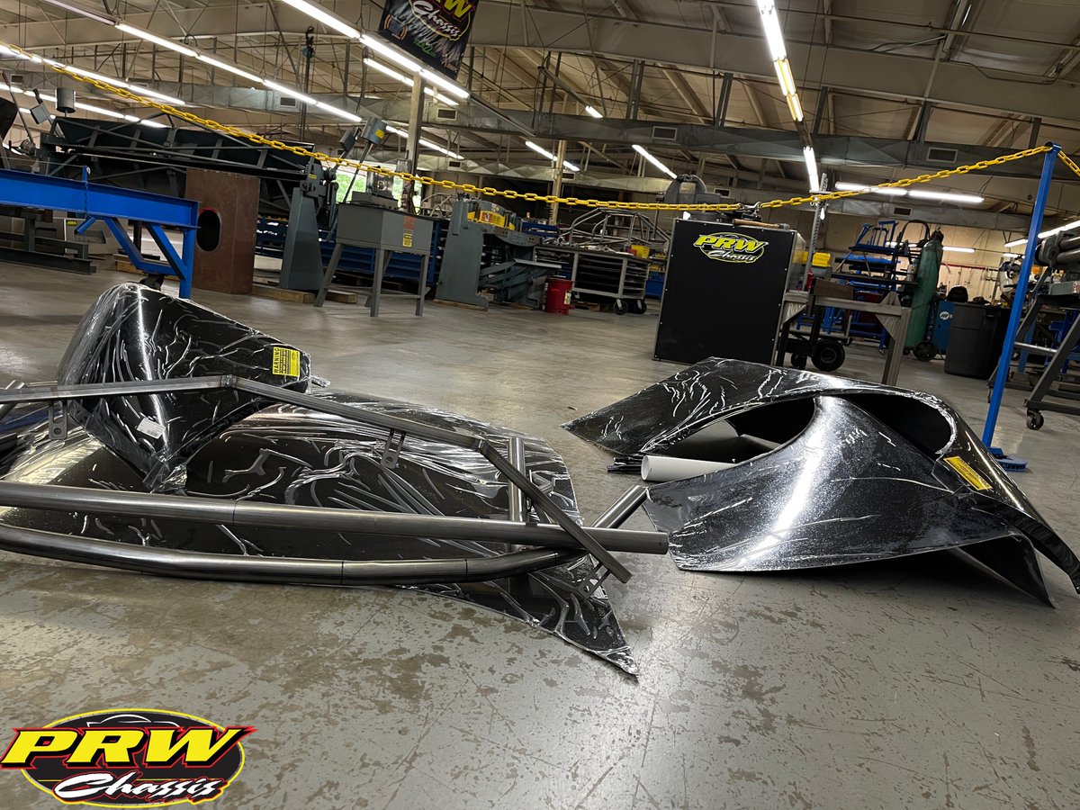 PRWchassis's tweet photo. The week is starting off with a bang and a few body panels. Someone must have zigged when they should've zagged. That's alright, we stock body panels for that specific reason. 

#PRWChassis #Racing #ShortTrack #LateModel #MetalFab #Motorsports #Chassis #BodyPanel #NiceBody https://t.co/n1IVawymco