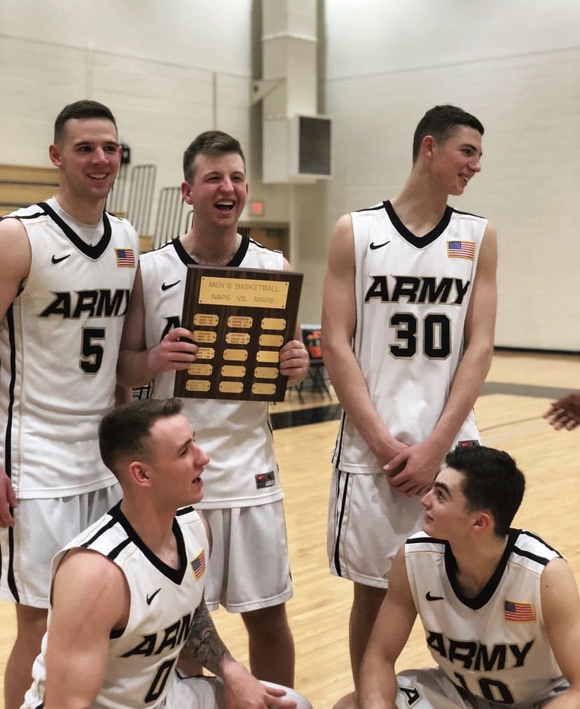 splittinups's tweet photo. On today’s episode, we bring on @t_blood98 to give us an inside look at what it is like to be a student at #Army and Tate tells us what’s happening in the #MLB Check it out ⬇️
Apple: https://t.co/H6dBZHkBYN
Spotify: https://t.co/lpMeMAZWGV
YouTube: https://t.co/l26pnojXed https://t.co/G5CjT8LtqP