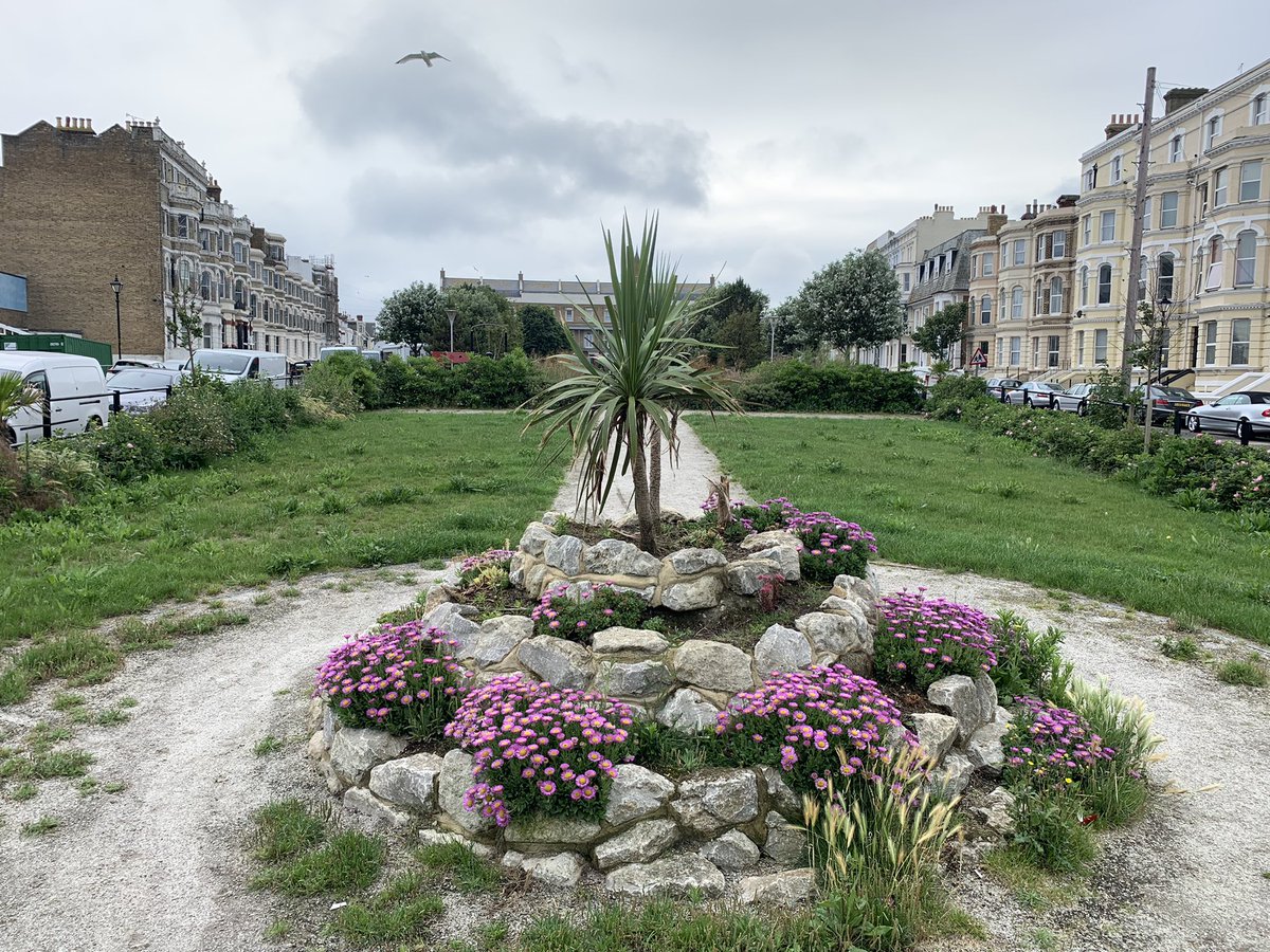 CT9bookshop's tweet photo. Next to be nominated by a #Cliftonville resident are the very popular Dalby Square Gardens, which are currently looked after by the #DSARA community group! 👏👏👏

Please keep nominating your favourite ❤️❤️❤️ community gardens 🌷🌺🌹at the GRASS website below 👇👇👇 and don’t… https://t.co/SVZ77lwM4L