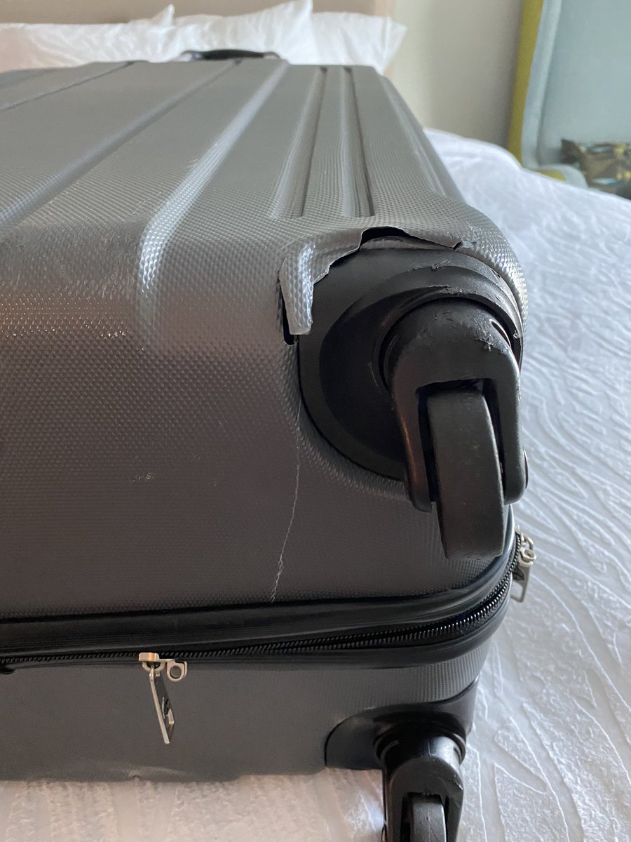 taylorcolee's tweet photo. How does this even happen? Thank you @SouthwestAir 🙄 https://t.co/vq6bQ9EdXg