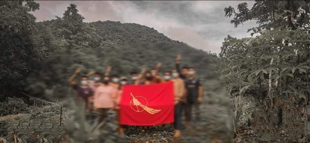 KaungKhantHto10's tweet photo. #Dawei people's Revolutionary mind inside very Strong .
Another guerilla Strike led by young people of Dawei to turn down the Military council today .

#DreadfulCovidAmidMilitaryCoup 
#June29Coup 
#WhatsHappeninglnMyanmar https://t.co/dnGGaOnwVY